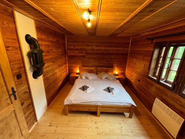 Elsa Chalupa, Reservar Hotel Kunvald Eagle Mountains