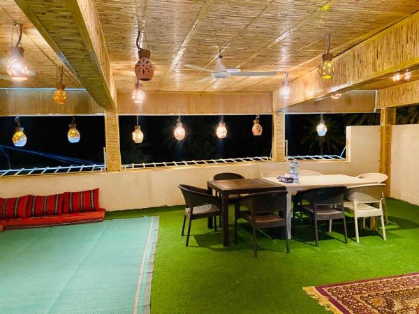 Sehma Guest House بيت السحمه للضيافه, Reservar Casa de hóspedes Al Hamra 