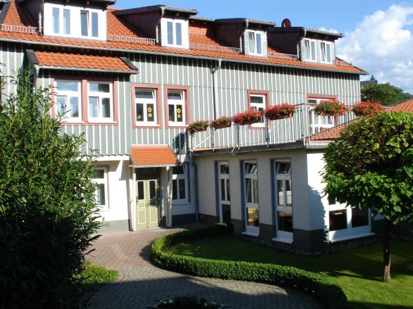 Hotel Johannishof, Reservar Hotel Hotéis em Garz com Estacionamento, Estacionamento