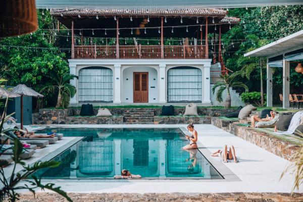 The Salty Surf & Yoga, Reservar Hotel Hotéis em Dikwella com piscina, Piscina