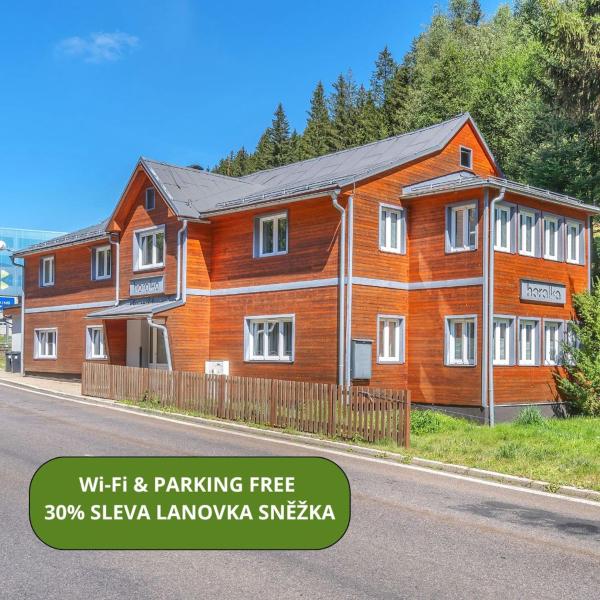 Apartmánový dům HORALKA, Reservar Apartamento Hotéis em Hradec Kralove com Estacionamento, Estacionamento