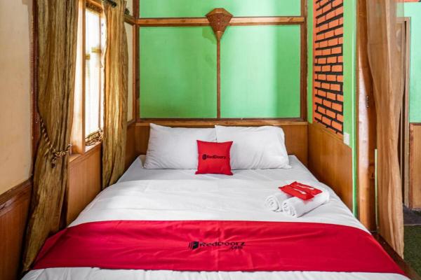 RedDoorz near Kawah Putih Ciwidey, Reservar Casa de hóspedes Ciwidey West Java