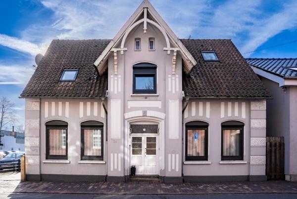 CityGlückNms - Direkt am Bahnhof und Einkaufszentrum, Reservar Casa de hóspedes Neumünster Schleswig-Holstein