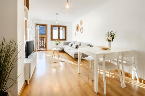 Apartamento de montaña y ESQUÍ en el Pirineo Aragonés, Villanúa - WIFI, Reservar Apartamento Hotéis em Aragão com piscina, Piscina