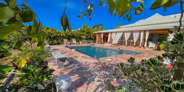 Villa Devaki, Reservar Vila Hotéis em Grande-Terre com piscina, Piscina