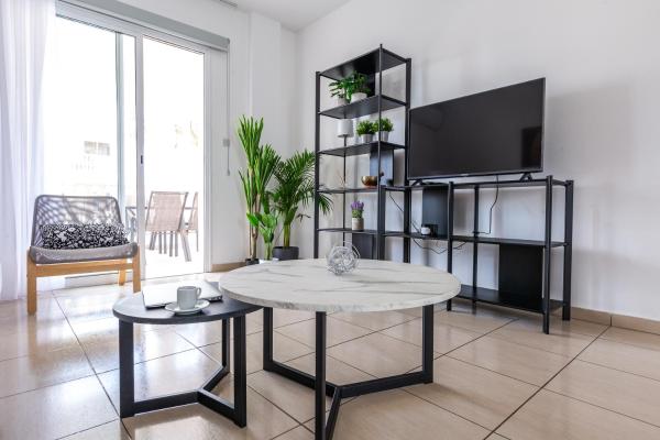Beautiful 2 bed apartment in Paphos Cyprus, Reservar Apartamento Hotéis em Pafos com Piscina, Piscina