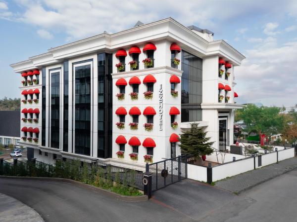İzz Hotel Koşuyolu, Reservar Hotel Hotéis em Marmara Region com Estacionamento, Estacionamento
