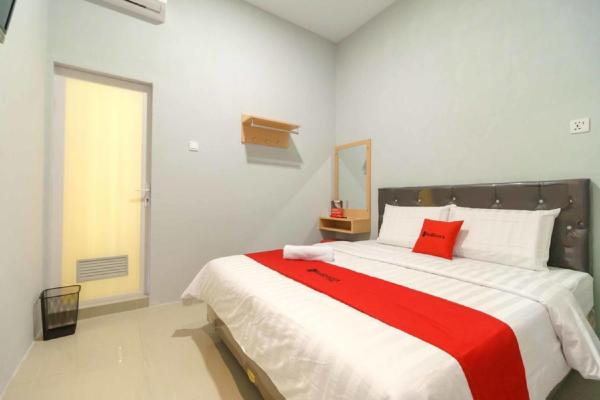 RedDoorz @ Helvetia Medan 2, Reservar Hotel Medan Sumatra