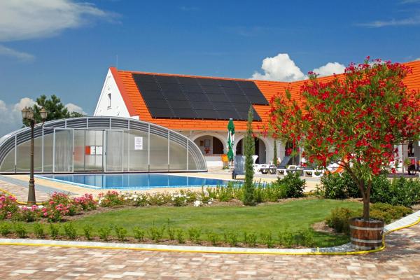 Margaréta Panzió, Reservar  Hotéis em Western Transdanubia com piscina, Piscina