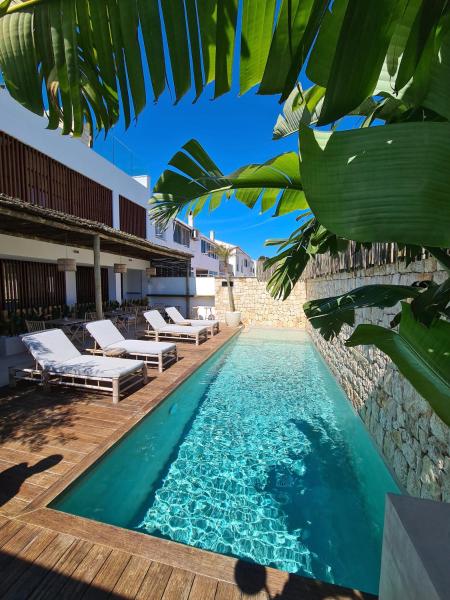 S Estancia Suites