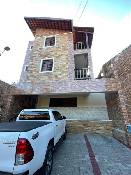 Aluguel Apto. Triplex Guaramiranga., Reservar Apartamento Hotéis em Bahia com Estacionamento, Estacionamento