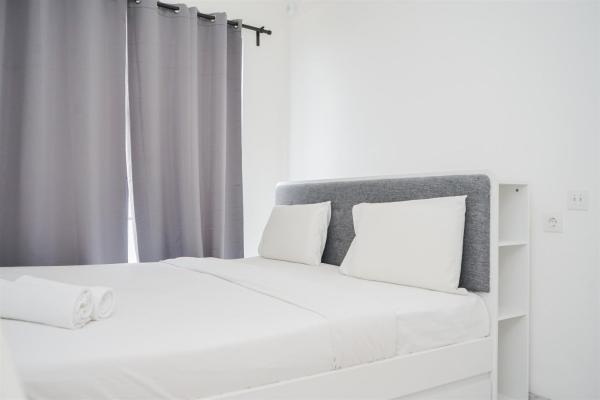 Elegant and Homey Studio at Sky House BSD Apartment