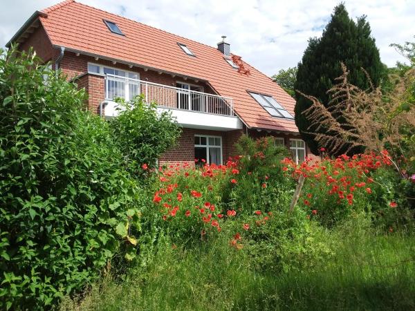 Haus Rosengarten- Ruhige Ferienwohnungen im Grünen, Reservar Apartamento Sehlen Rügen