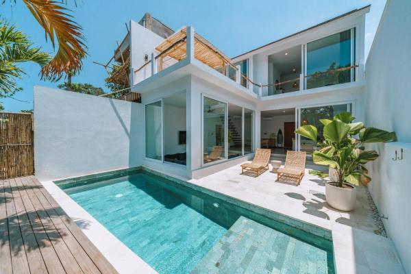 Villa Seseh Breeze - Cozy & Romantic 1BR villa next to Seseh Beach, Reservar Vila Hotéis em Bali com Piscina, Piscina