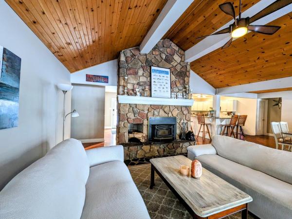 Cozy Escape, Kawarthas Cottage With Sauna, Reservar Casa de férias Buckhorn Kawartha and Northumberland