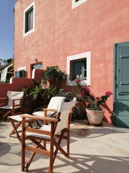CASA DEI MELOGRANI at Vourlidia Leros, Reservar Casa de férias Vromolithos Leros