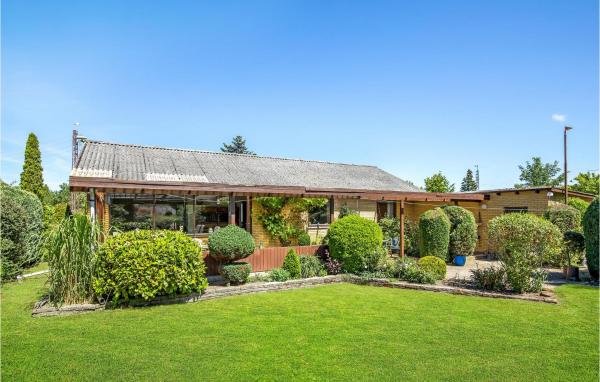 Gorgeous Home In Rønne With Kitchen, Reservar Casa de férias Ronne Bornholm