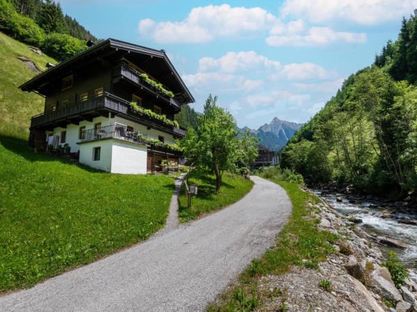 Chalet in Tirol by Zillertal Ski Slopes, Reservar Chalé Mayrhofen Mayrhofen-Hippach