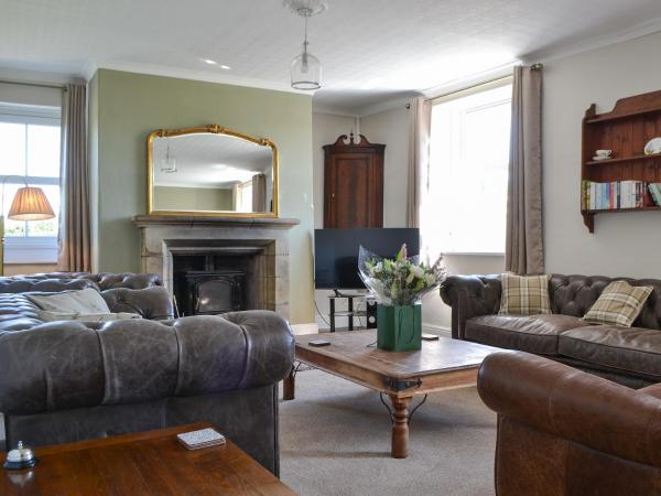 Fieldside Farmhouse, Reservar Casa de férias Tallentire Cumbria