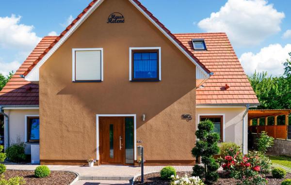 4 Bedroom Stunning Home In Klütz, Reservar Casa de férias Kluetz Mecklenburg-Pomerania