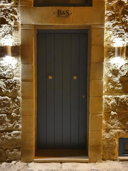 B&S Accommodation Renovated 18 Century House of Character Ghaxaq, Malta, Reservar Casa de férias Għaxaq Malta