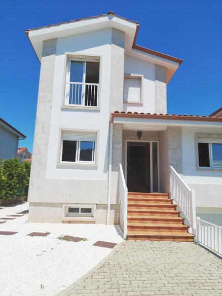 CHALET A SOLO 5 MIN DE OURENSE CIUDAD con jardín y barbacoa, Reservar Chalé Orense 