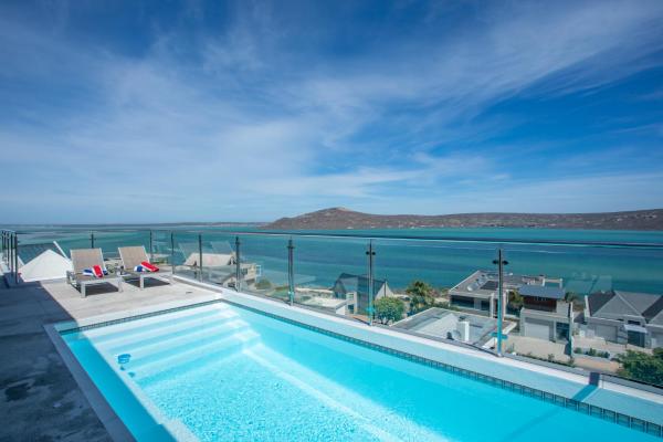 THE VIEW LANGEBAAN LAGOON VILLA WITH HEATED POOL and SOLAR ENERGY, Reservar Vila Langebaan Western Cape