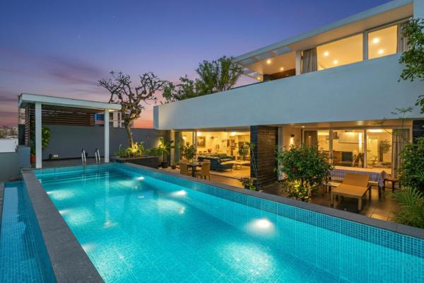 Casa De Fiesta at Vasco Da Gama by StayVista, Reservar Vila Hotéis em Goa com piscina, Piscina