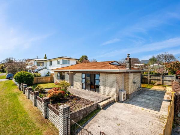 Heathcote Cottage - Taupo Holiday Home, Reservar Casa de férias Taupo Lake Taupo