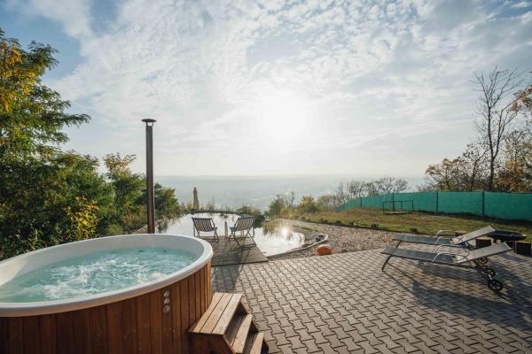 Maringotka Olívie v Ivančicích, Reservar Apartamento Hotéis em South Moravia com Piscina, Piscina