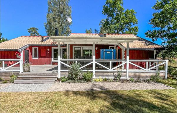 Stunning Home In Figeholm With Kitchen, Reservar Casa de férias Figeholm Kalmar