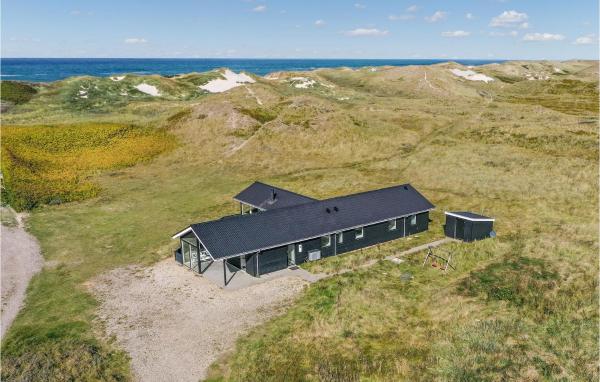 Four-Bedroom Holiday Home In Ringkobing, Reservar Casa de férias Ringkøbing 