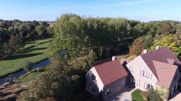 Charmes de Velupont with Wellness, Reservar Casa de férias Braives 