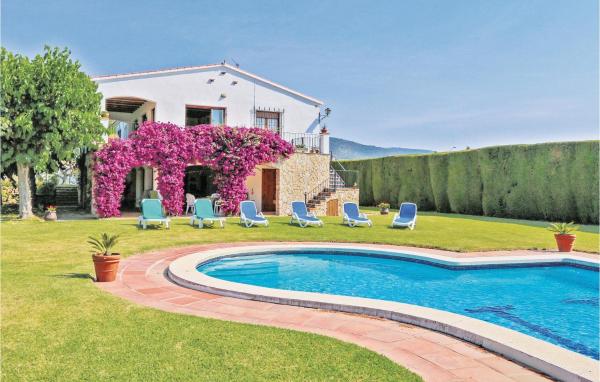 Lovely Home In Calonge With Wifi, Reservar Casa de férias Hotéis em Calonge com piscina, Piscina