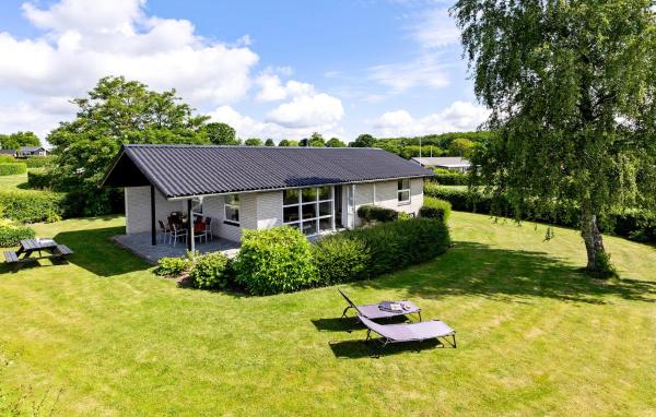 Holiday Home Lundvej Sønderborg Xii, Reservar Casa de férias Vilas em Vollerup, Vila