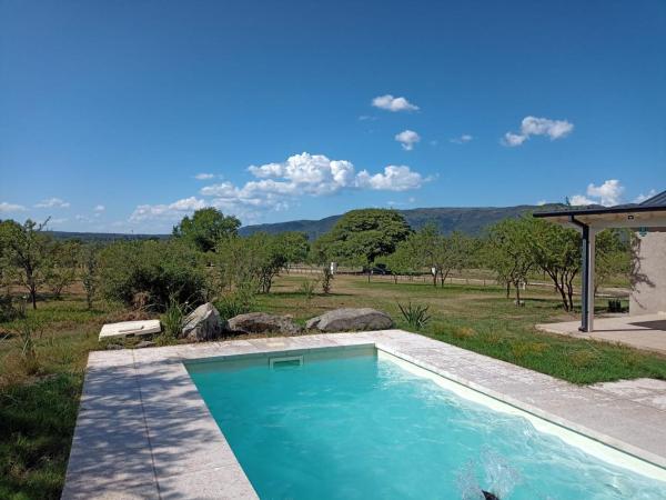 La Pasionaria casa de sierras, Reservar Chalé Hotéis em Córdoba com piscina, Piscina