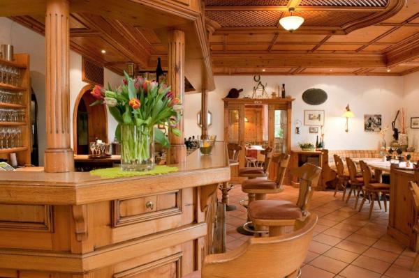 Wein- und Sekthaus F.B.Schönleber, Reservar  Oestrich-Winkel Rhine District