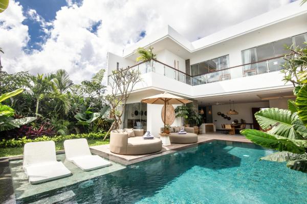 Coastal Elegance 4BR Villa, 400m to Finns, Reservar  Hotéis em Bali com piscina, Piscina