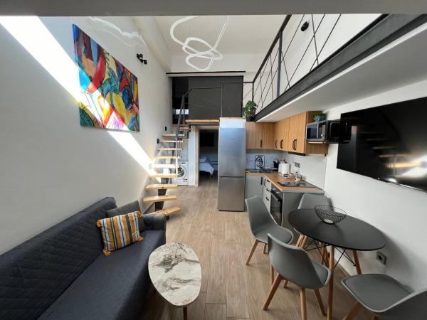 City Center Loft With Private Parking, Reservar  Cavala 