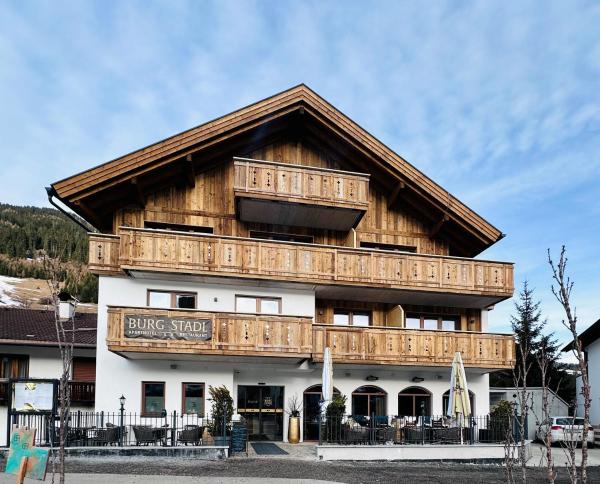 Burgstadl Aparthotel & Restaurant, Reservar  Hotéis em Tirol com piscina, Piscina