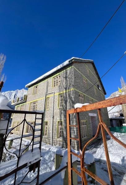 SNOWFLAKE Homestay, Reservar  Gondla 