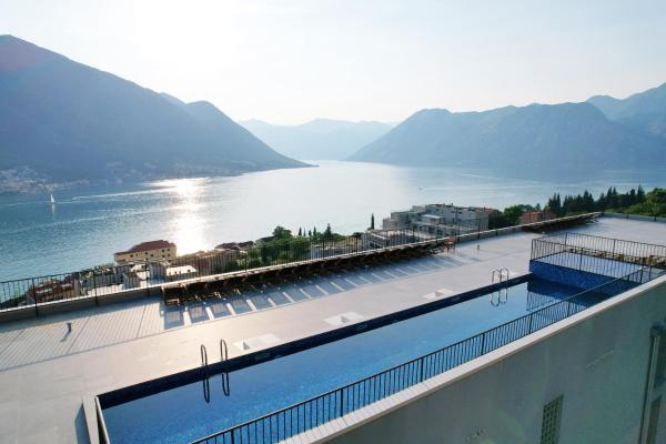 Hotel Credo, Reservar  Hotéis em Kotor Riviera com piscina, Piscina
