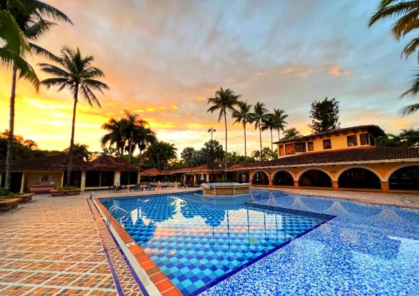 Tequendama Hotel Campestre Villavicencio, Reservar  Hotéis em Meta com Piscina, Piscina