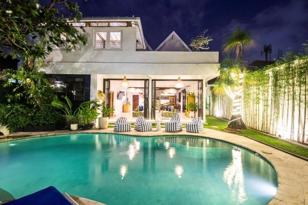 Monroe 3BR Luxury Villa Seminyak with Concierge Netflix Private Pool 900m to Beach, Reservar  Hotéis em Bali com piscina, Piscina