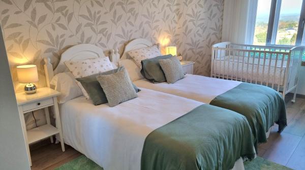 Adeinés Viviendas uso turístico medio, Reservar  La Estrada 