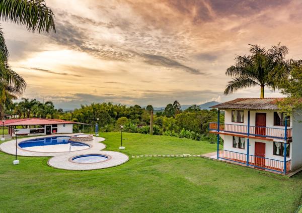 Rancho Chihuahua, Reservar  Filandia 