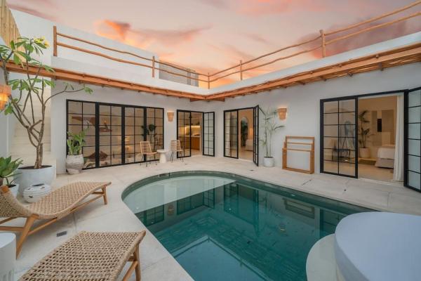 Villa Valeria - Mediterranean Style 2 BR Villa in Canggu, Reservar  Hotéis em Bali com piscina, Piscina