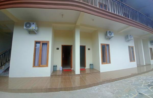 Kresna Guest House Syariah Pacitan, Reservar  Hotéis Baratos em Pacitan