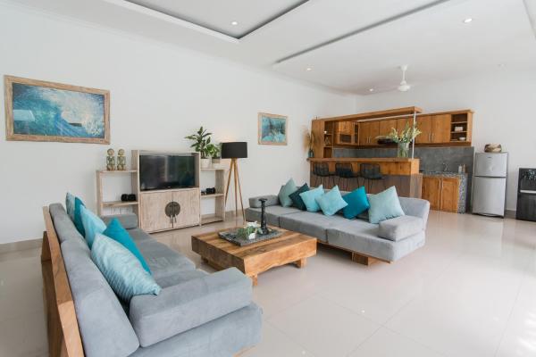Stylish Three Bedroom Villa Near Atlas Beach Club & Beach, Reservar  Hotéis em Bali com piscina, Piscina