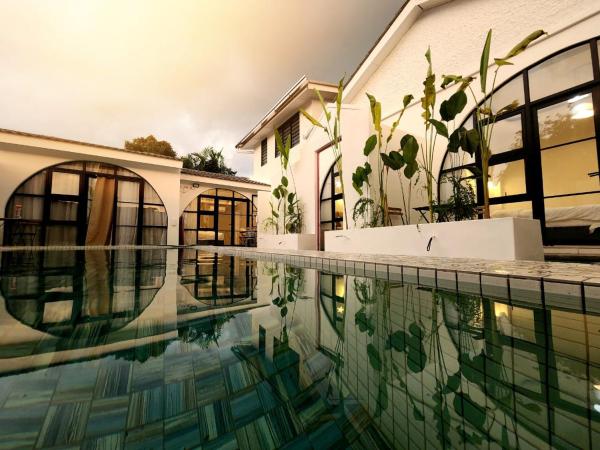 Ipoh Young Villa, Hotel Inspired, Reservar Hotel Hotéis em Ipoh com Piscina, Piscina